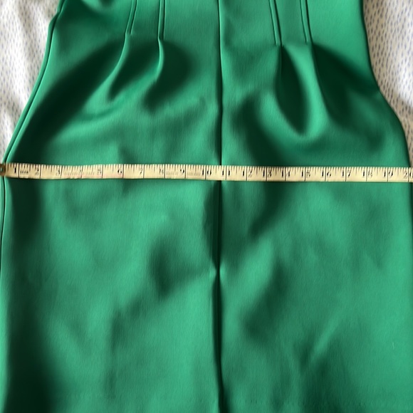 Fitted “scuba” style dress - Picture 7 of 8